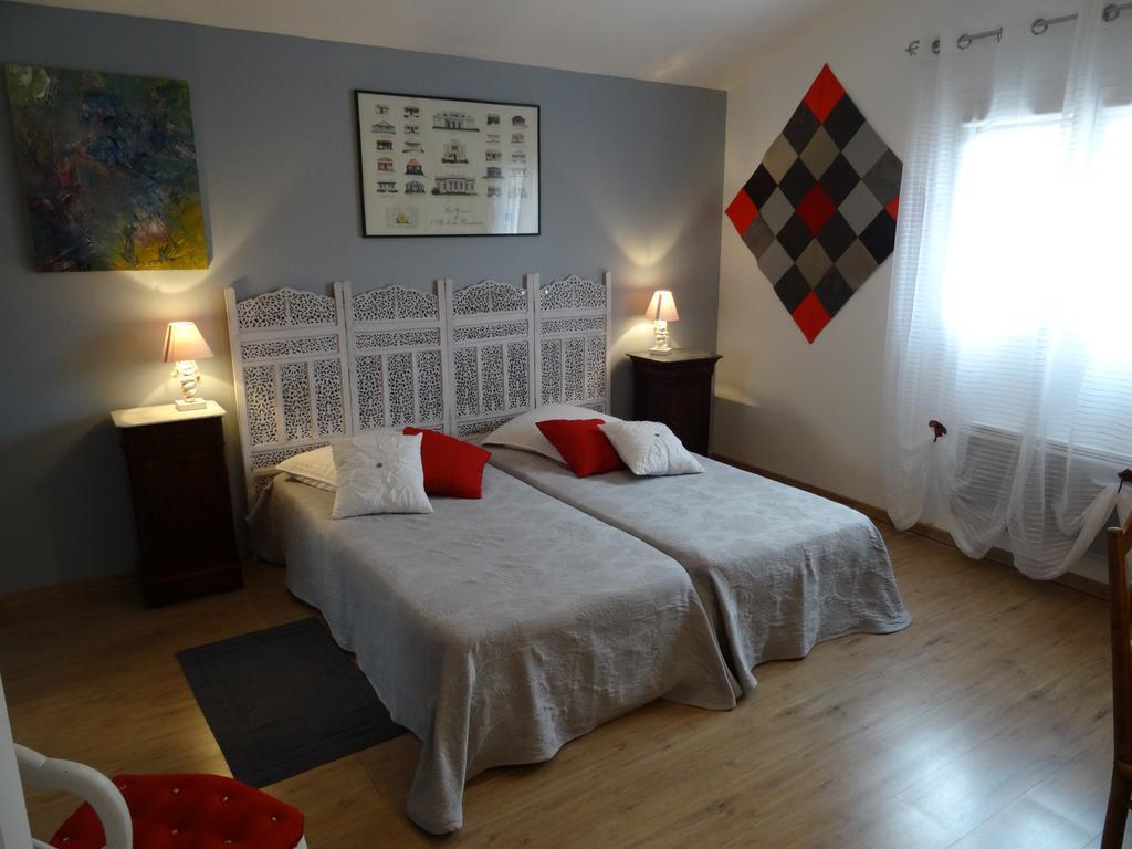 Une Chambre En Ville Savigneux (Loire) Room photo