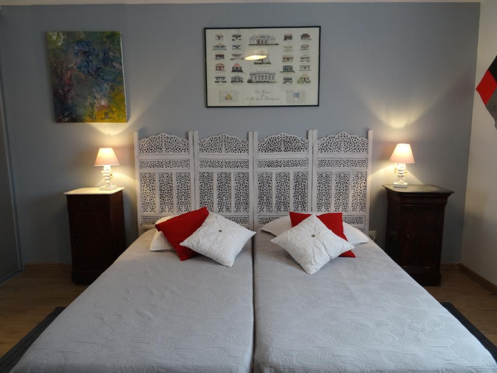 Une Chambre En Ville Savigneux (Loire) Room photo